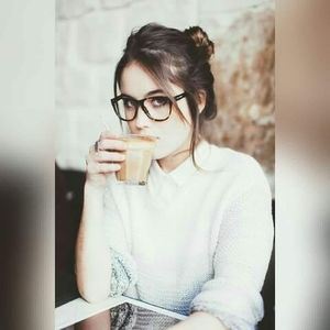 Meet your Posher, Fizza